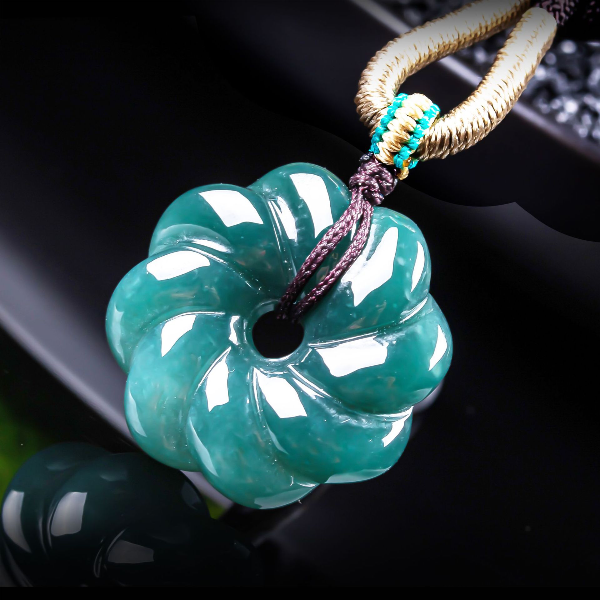 Natural Burmese Jadeite Flower - Accessories Woman recension och pris