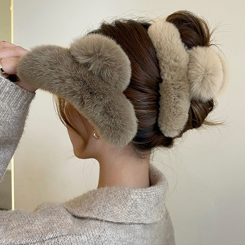 Winter Faux Fur Hair Claw Rabb - Women'S Winter Accessories Set recension och pris