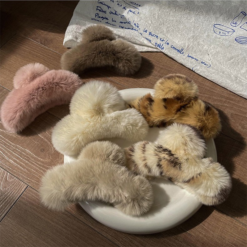 Winter Faux Fur Hair Claw Rabb - Women'S Winter Accessories Set recension och pris