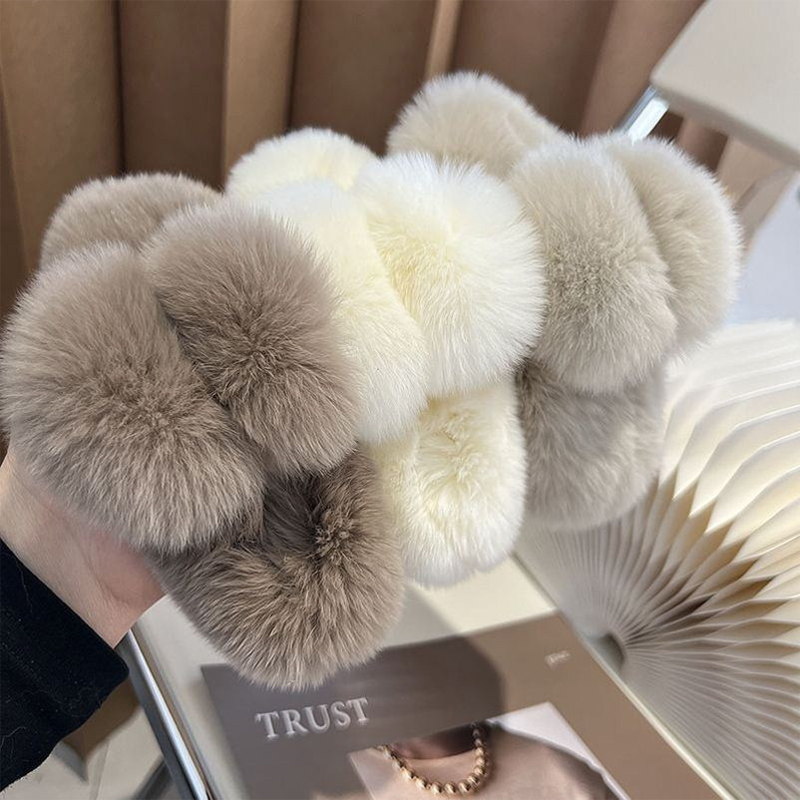 Winter Faux Fur Hair Claw Rabb - Women'S Winter Accessories Set recension och pris