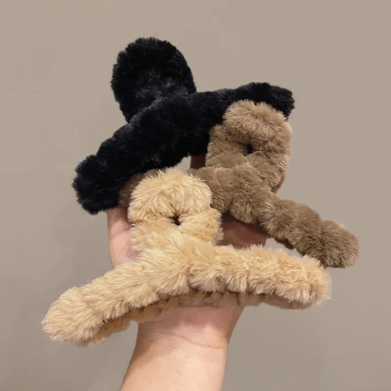 Large Plush Hair Claw Shark Cl - Women'S Winter Accessories Set recension och pris