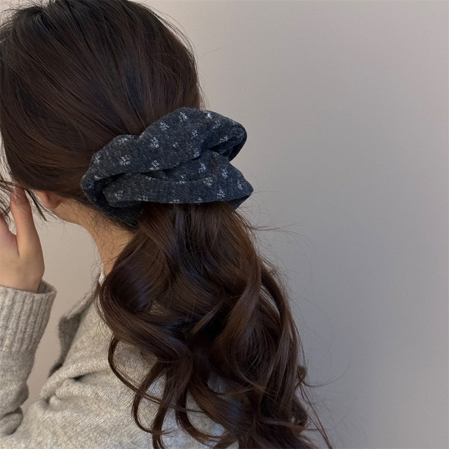 Korean Floral Knitted Scrunchi - Women'S Winter Accessories Set recension och pris
